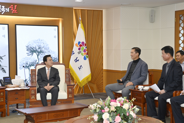 김태흠 지사, 공인중개사협회와 간담회…발전 방향 모색