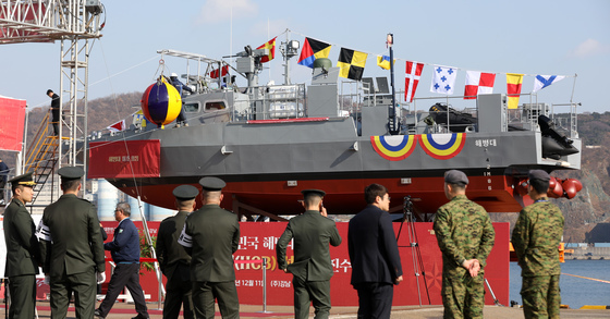 해병대, 함정 최초 도입…고속전투주정 '청새치' 진수식