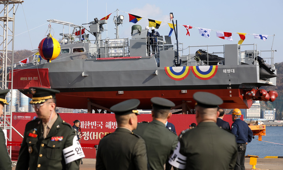 해병대, 첫 함정 도입 '청새치' 진수