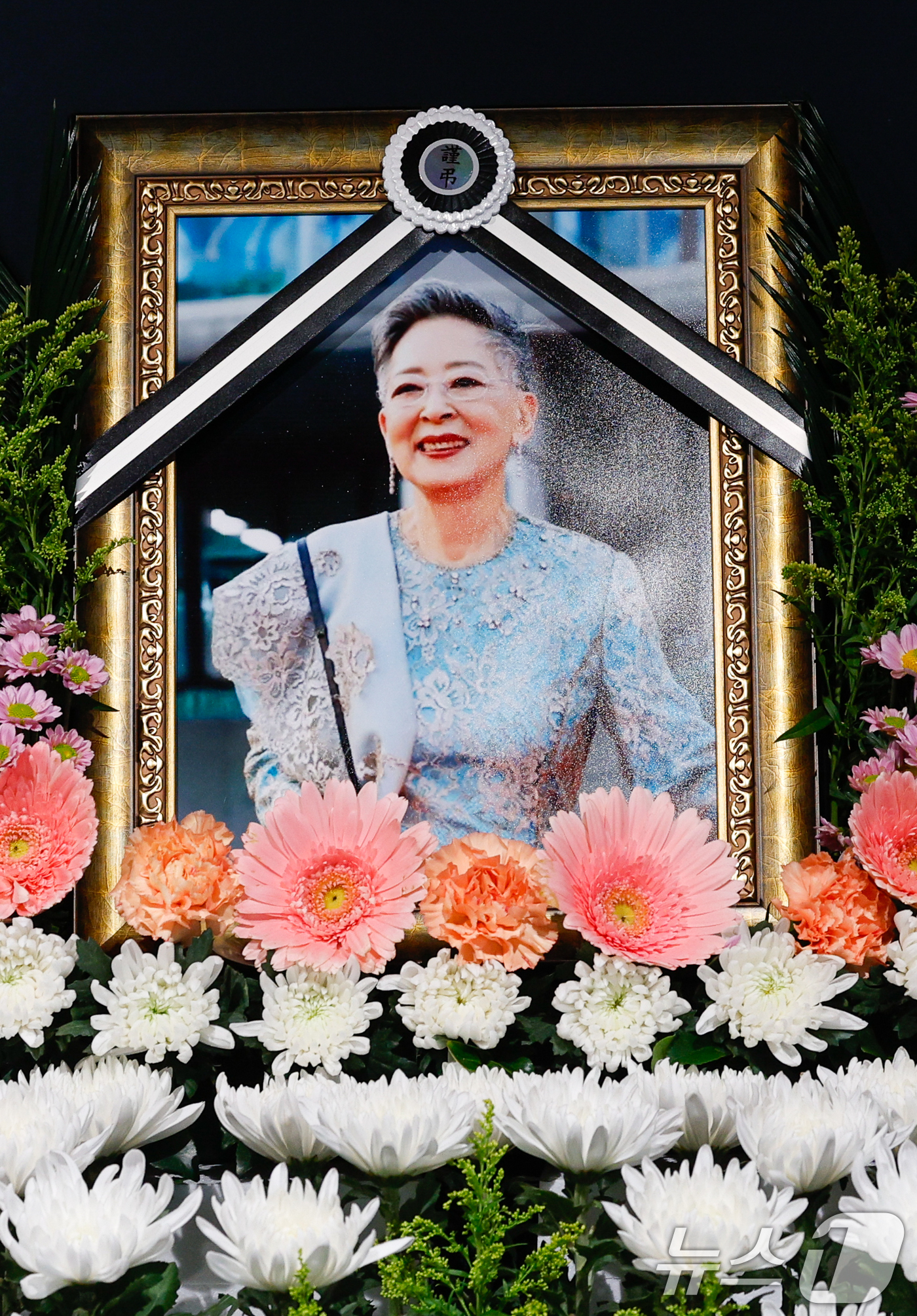 (서울=뉴스1) 안은나 기자 = 11일 오후 서울 중구 충무로 서울영화센터에 원로 배우 고(故) 김지미(본명 김명자) 추모 공간이 마련돼 있다. 2025.12.11/뉴스1