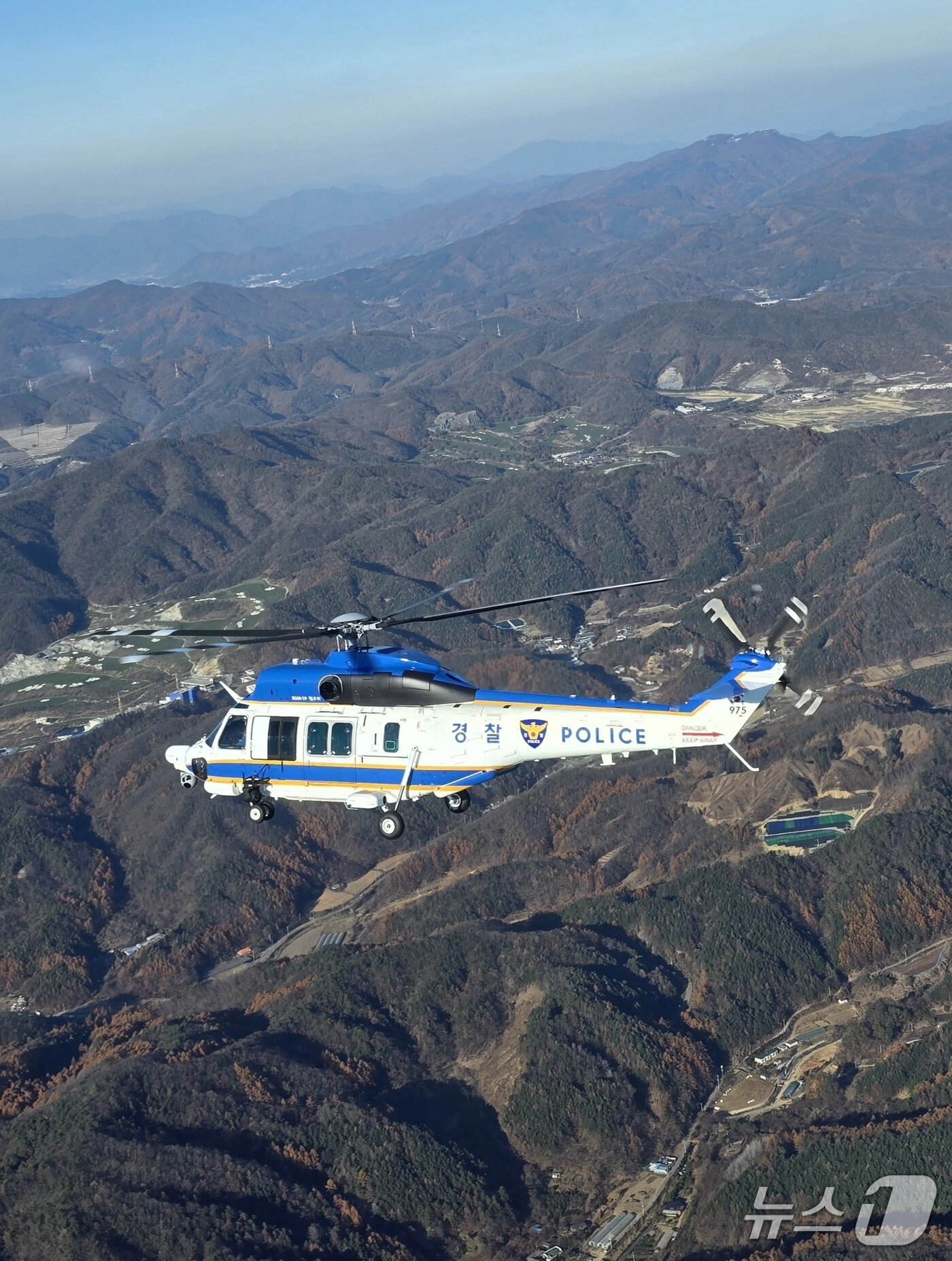 본문 이미지 - 강원경찰청은 11일 신규 중형헬기 참수리 취항식을 가졌다.&#40;강원경찰청 제공. 재판매 및 DB금지&#41;/뉴스1