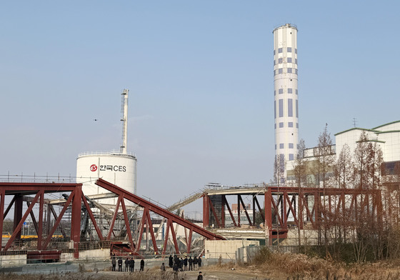 "광주 도서관 붕괴 현장 동바리 없어…매몰자 2명 위치 파악 안 돼"