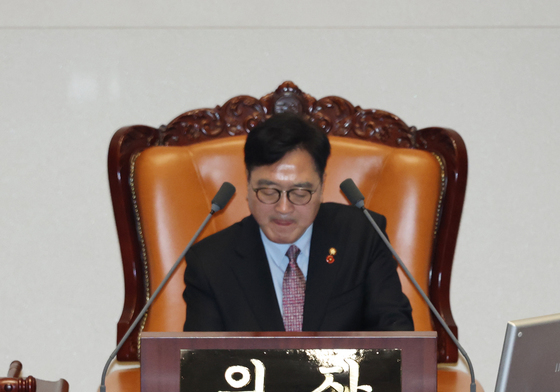 무제한 토론 이어가는 곽규택 의원