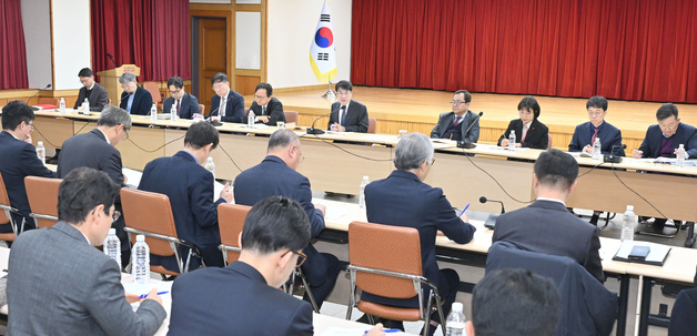 김정기 대구시장 대행 "민군공항 국비 미반영, 기재부·국방부와 협의"