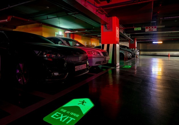 "주차장에서도 빛나는 안전"…서울시 '안전 대피동선 디자인' 설치