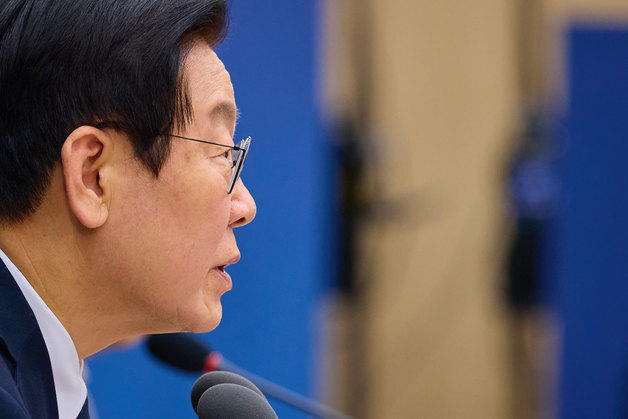 李대통령 "방송인지 편파 유튜브인지, 중립성 어겨"…종편 저격