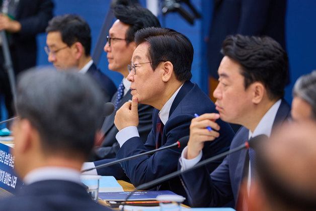 李대통령 "국토부 영역, 부정부패 요소 많아…공정·투명 권한행사 중요"