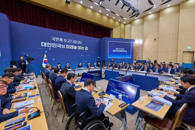 李 대통령 "농어촌 기본소득, '도(道) 부담' 동의 지자체로 추가 공모" 지시