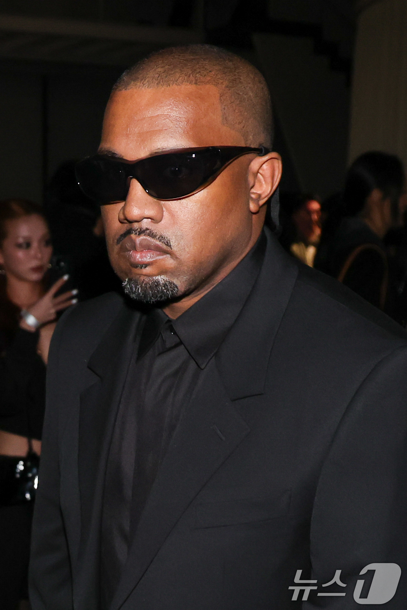 (서울=뉴스1) 안은나 기자 = 세계적 아티스트 칸예 웨스트(Kanye West)가 11일 서울 성동구 레이어41 스튜디오에서 열린 아내 비앙카 센소리(Bianca Censori) …