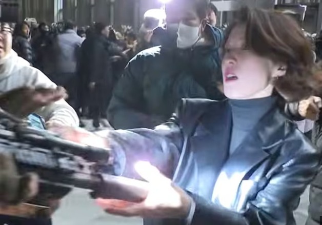 前 707단장 "안귀령, 화장고치고 총기 탈취 연출"→ 박선원 "거짓말…동영상 보라"