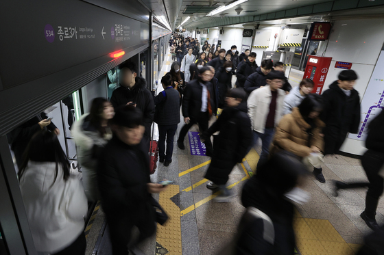 서울교통공사 노사 협상 극적 타결에 출근길 정상화