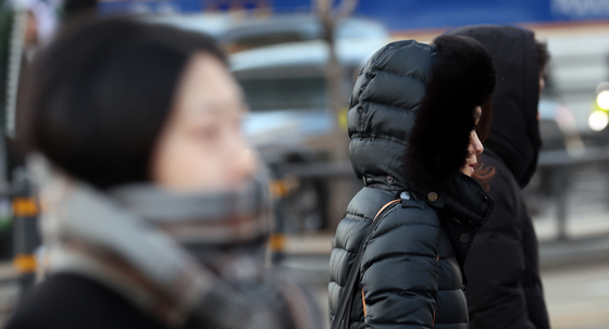 갑작스런 초겨울 추위…서울 도심도 얼어붙다
