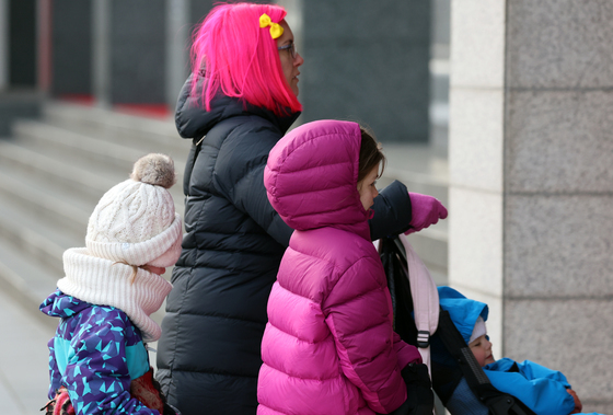 전국 아침 한파 시작…광화문 네거리도 '꽁꽁'