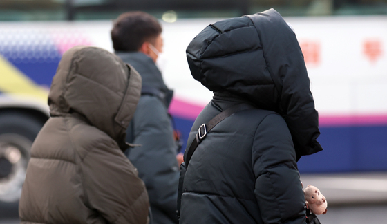 전국 대부분 지역 아침부터 급추위…기온 10도 이상 곤두박질