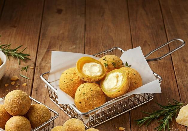 '치즈볼 원조' bhc, 치즈볼 매출 전년比 54%↑…누적 5000만개 판매