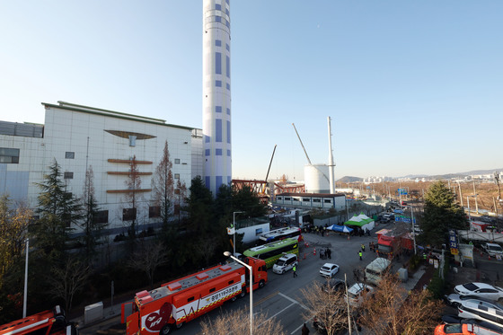 '2명 매몰' 광주 도서관 붕괴 '수색 중단' 가능성…안정화 작업 우선