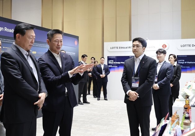 "신동빈 회장이 직접 챙긴다"…롯데그룹, '디자인전략회의 2025' 개최