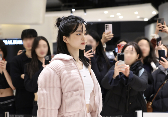 김태리 '불금' 롯데월드몰 런웨이