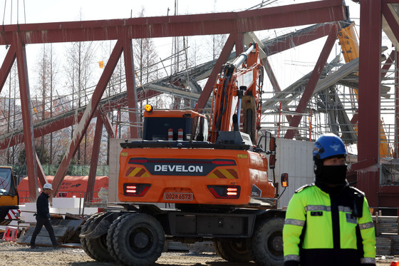 "도서관 붕괴 사고, 빠른 구조와 안전불감 행정 시정" 촉구