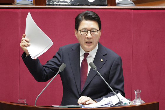 무제한 토론하는 신동욱