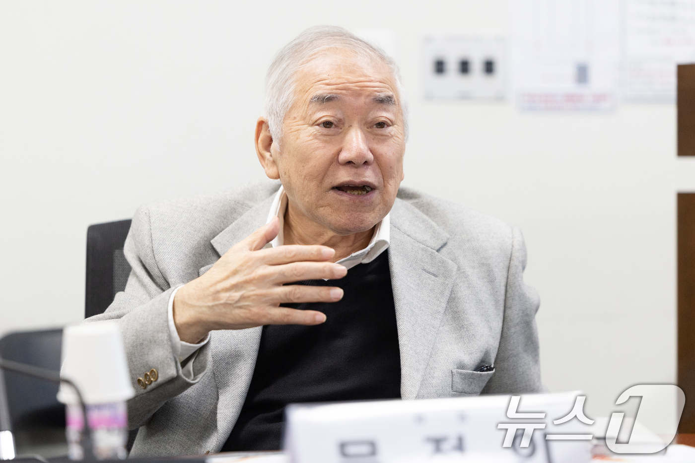 (서울=뉴스1) 이승배 기자 = 문정인 연세대학교 명예특임교수가 12일 서울 여의도 국회 의원회관에서 열린 '통일지향의 평화적 두 국가관계론' 토론회에서 발언하고 있다. 2025. …