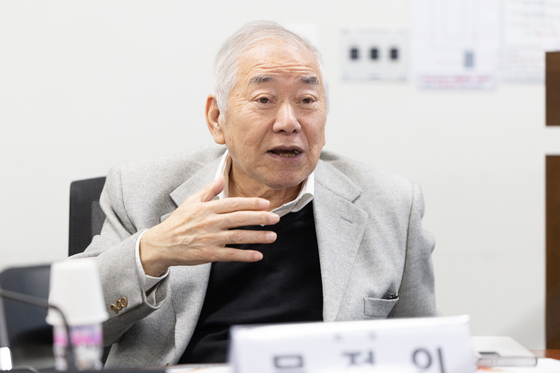 발언하는 문정인 교수