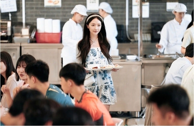 '모범택시3' 표예진, 남학생 시선 싹쓸이한 '캠퍼스 여신' 변신