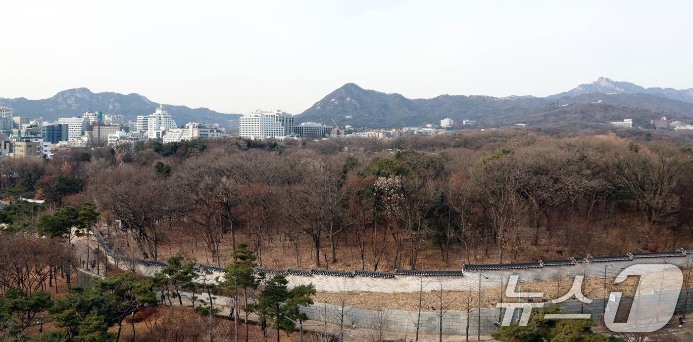 (서울=뉴스1) 김명섭 기자 = 12일 정부 관보에 따르면 국가유산청은 종묘 일대 19만4천89.6㎡(약 5만8천712평) 범위를 세계유산지구로 지정했다. 종묘 맞은편 세운4구역의 …