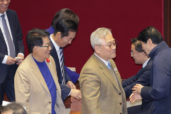 무제하토론 종결 투표하는 정청래