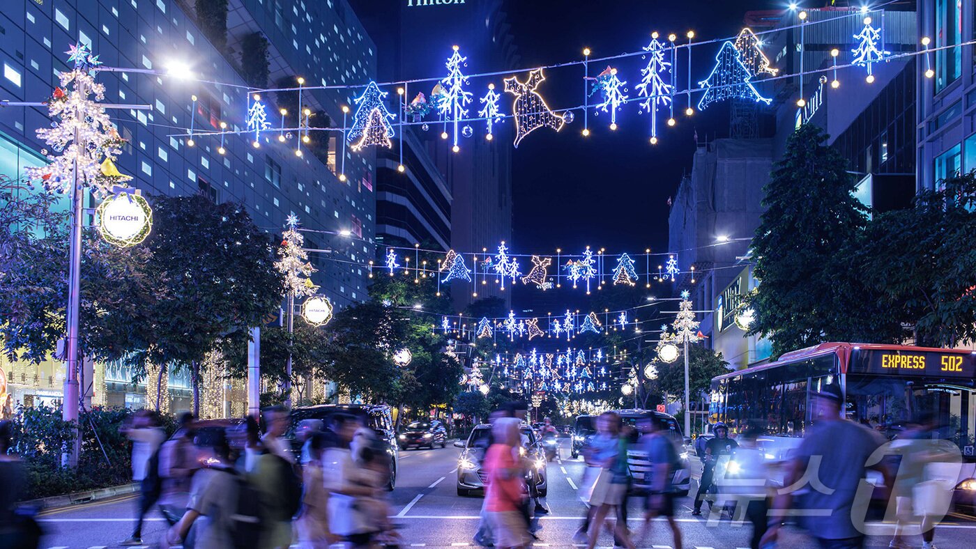 본문 이미지 - 오차드 로드에서 펼쳐지는 크리스마스 온 어 그레이트 스트리트(싱가포르관광청 제공)