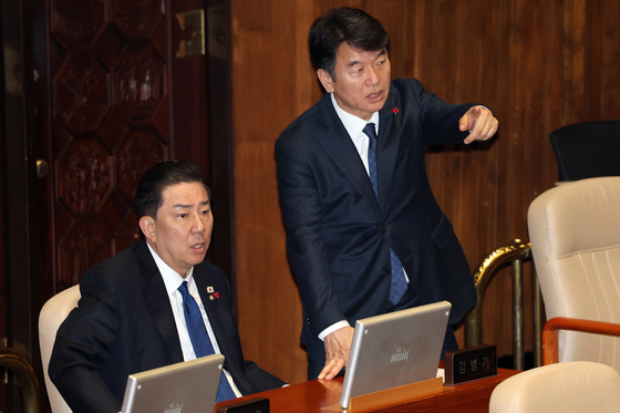 대화 나누는 김병기·문진석