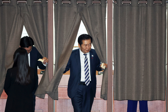 필리버스터 종결 동의 기표 마친 정청래 대표