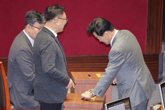 정동영 장관까지 동원된 필리버스터 종결동의의 건