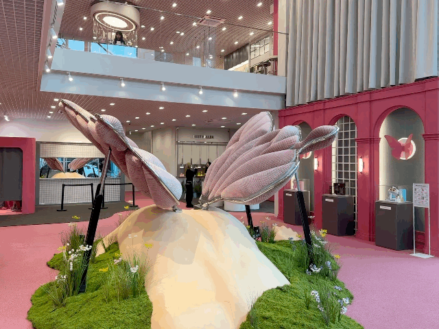 [르포]"장원영도 왔었대"…'메디큐브 성수' 외국인 핫플로