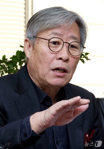 본문 이미지 - 이진석 한국여행업협회 회장이 서울 마포구 한국여행업협회 사무실에서 뉴스1과 인터뷰를 하고 있다. ⓒ News1 이광호 기자