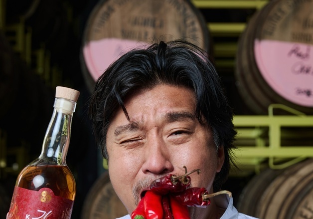 "고추에 맥주에"…독특한 오크통으로 차별화 나서는 위스키업계