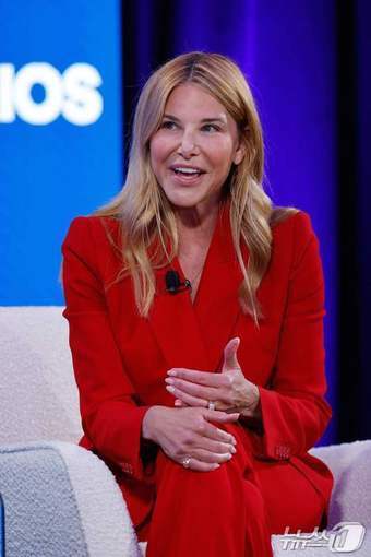 본문 이미지 - 니스 드레서(Denise Dresser) 오픈AI 최고매출책임자(전 슬랙 CEO) ⓒ AFP=뉴스1