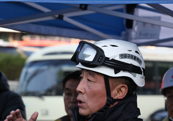 브리핑하는 안균재 서부소방서 예방안전과장