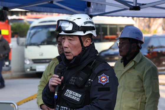 광주대표도서관 매몰자 2명 위치 "지상 1층~지하 1층 사이 추정"