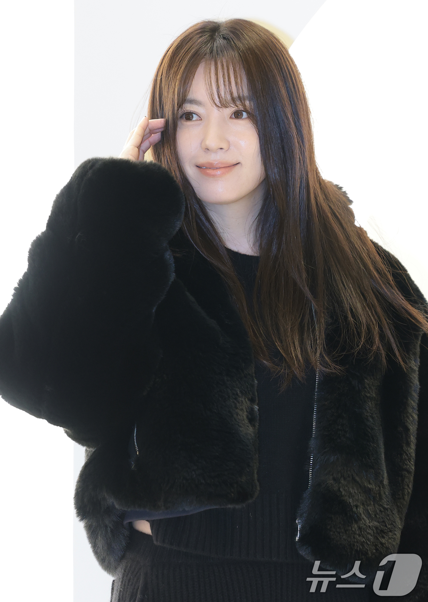 (서울=뉴스1) 권현진 기자 = 배우 한효주가 12일 서울 송파구 롯데 에비뉴엘 잠실점에서 열린 ‘ALO 홀리데이 팝업’ 기념 포토콜 행사에 참석해 포즈를 취하고 있다. 2025. …