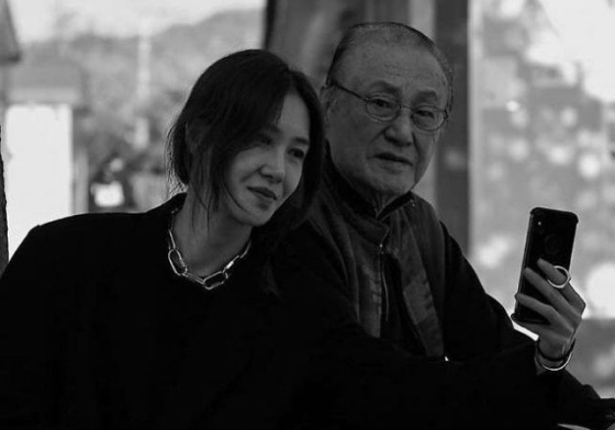 '엄태웅 아내' 윤혜진, 父 윤일봉 떠난보낸 후 "보내주신 위로의 말들 큰 힘"