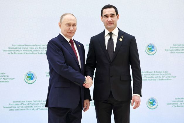 푸틴, '중립국 30주년' 투르크멘 방문해 튀르키예·이란과 정상회담