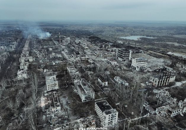 4년 전쟁에 지친 우크라…"돈바스 양보하고 끝내자" 의견 늘어