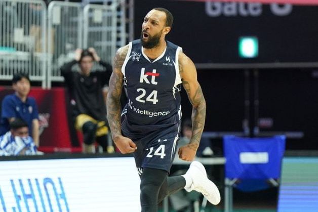 '4쿼터 20-4' 수원 KT, 정관장 20점 차 대파…2연패 탈출