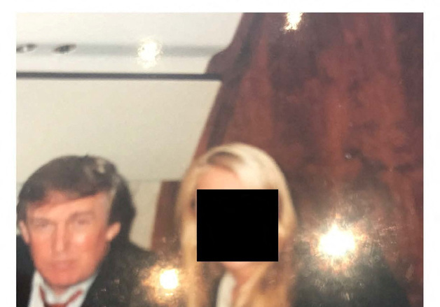 [포토] 미국 민주당이 공개한 엡스타인 사진 속 도널드 트럼프