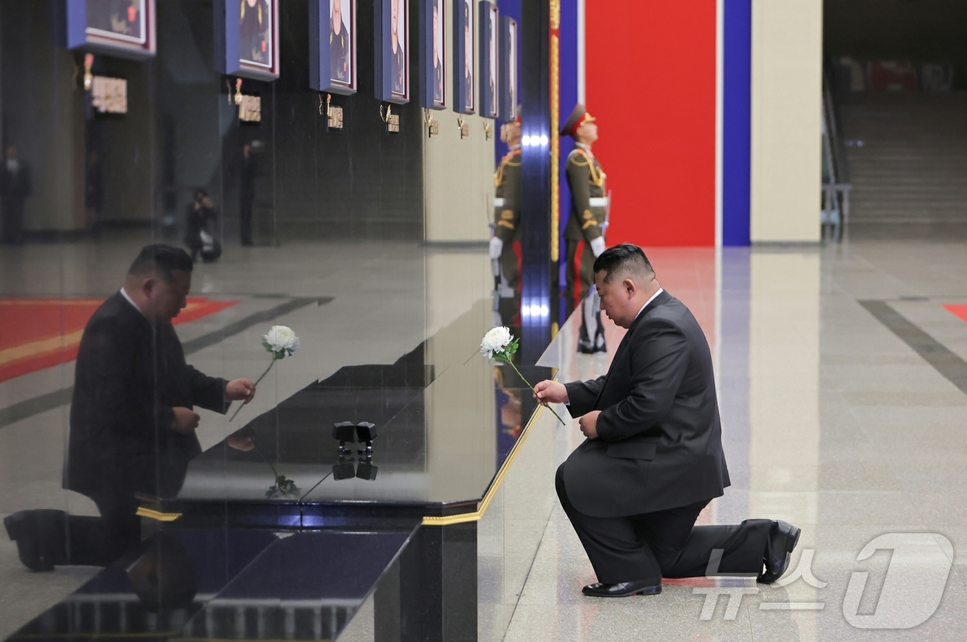 (평양 노동신문=뉴스1) = 북한 노동당 기관지 노동신문은 13일 "해외작전지역에서 당의 전투명령을 관철하고 귀국하는 제528공병연대 환영식이 12월 12일 수도 평양의 4.25문 …