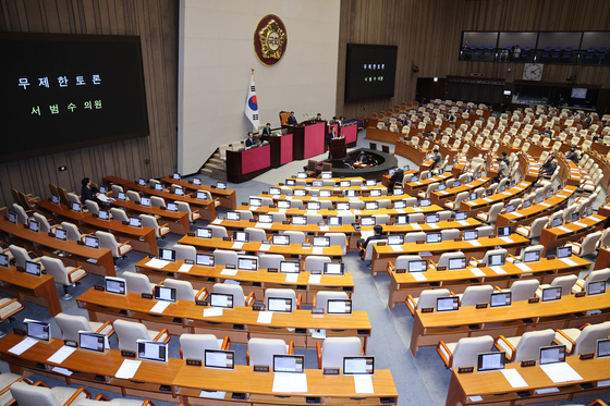 "예규 불완전성 보완" 與 '내란재판부법' 확고…파장 주시