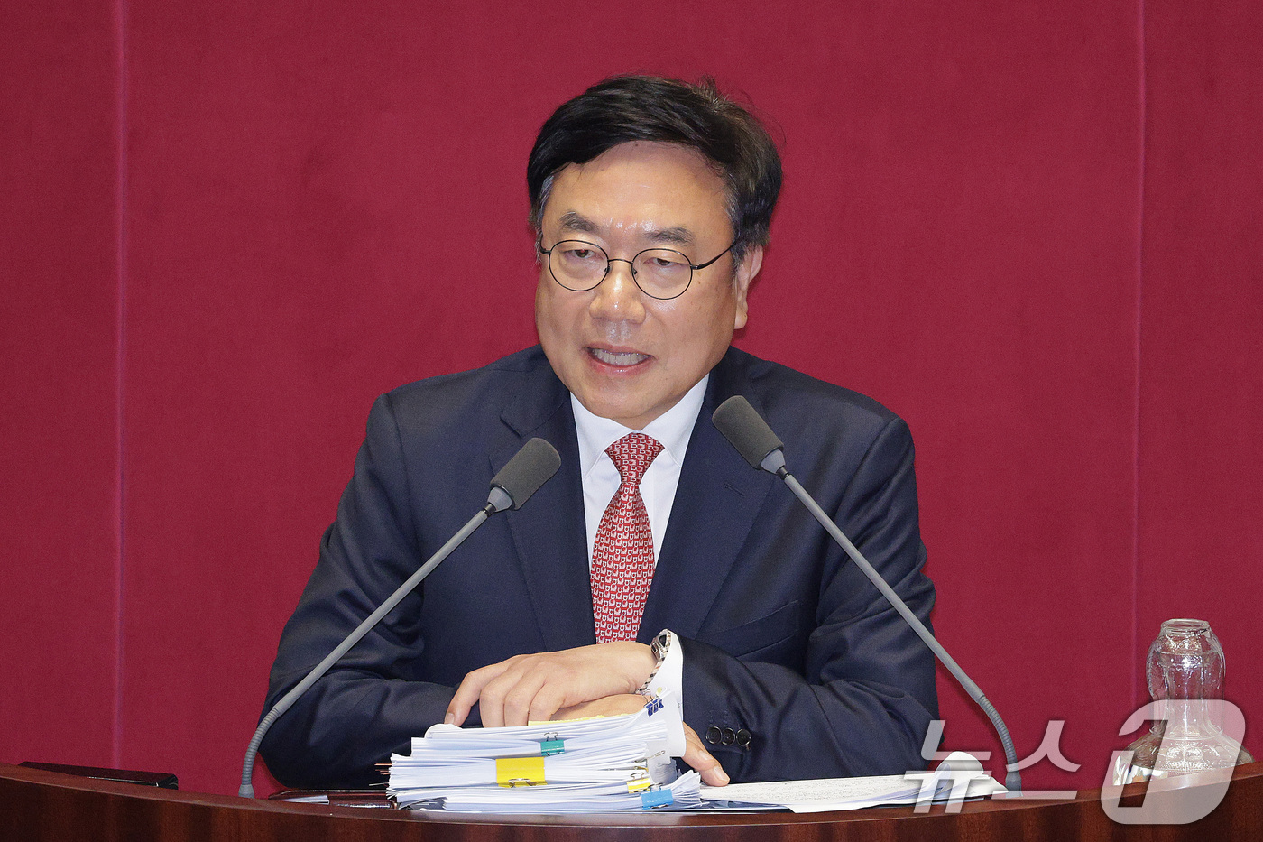 (서울=뉴스1) 신웅수 기자 = 서범수 국민의힘 의원이 13일 서울 여의도 국회에서 열린 제430회국회(임시회) 제1차 본회의에서 경찰관 직무집행법 일부개정법률안(대안)에 대한 무 …