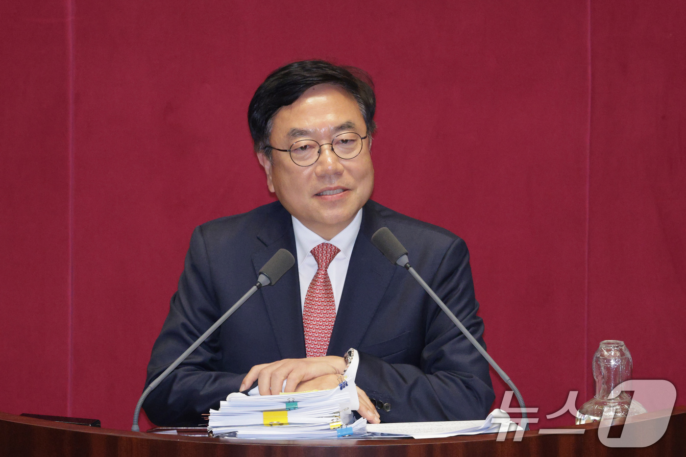 (서울=뉴스1) 신웅수 기자 = 서범수 국민의힘 의원이 13일 서울 여의도 국회에서 열린 제430회국회(임시회) 제1차 본회의에서 경찰관 직무집행법 일부개정법률안(대안)에 대한 무 …