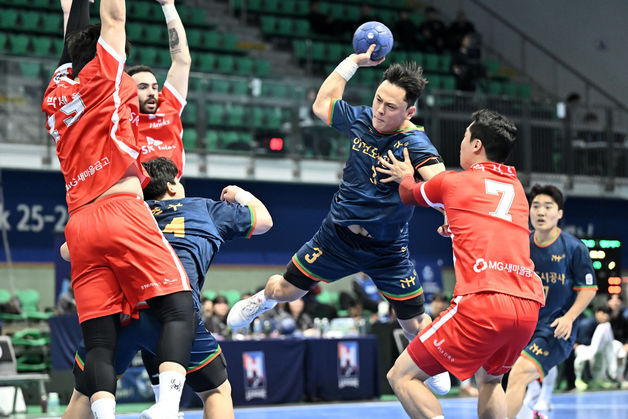 핸드볼 인천도시공사, '개막 5연승' SK 격파…공동 선두 도약